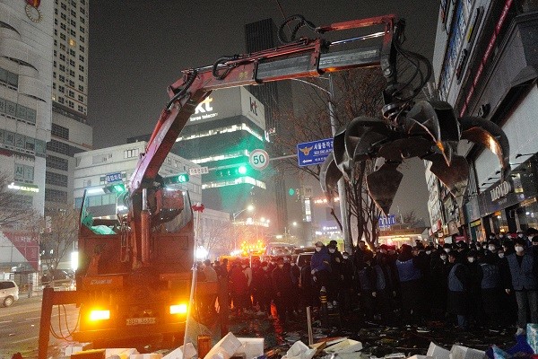 ▲ 2020년 2월 21일 노량진역앞 행정대집행 장면 [사진 : 필자제공]