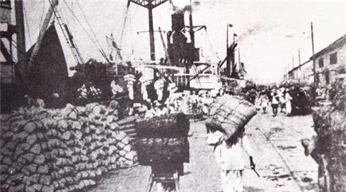 ▲ 인천항을 통하여 일본으로 수탈되는 쌀 [사진 : 필자제공]