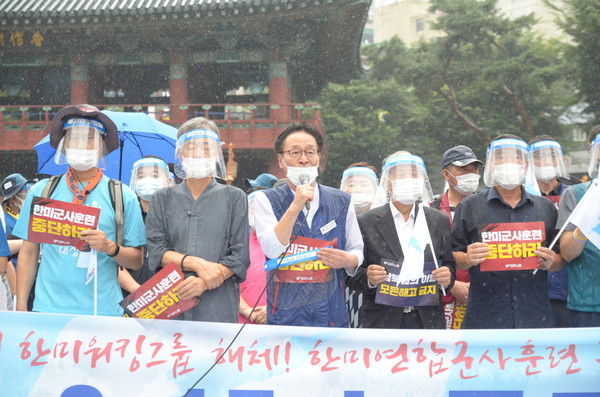 ▲ 대회사 하는 김재하 민주노총 비상대책위원장.