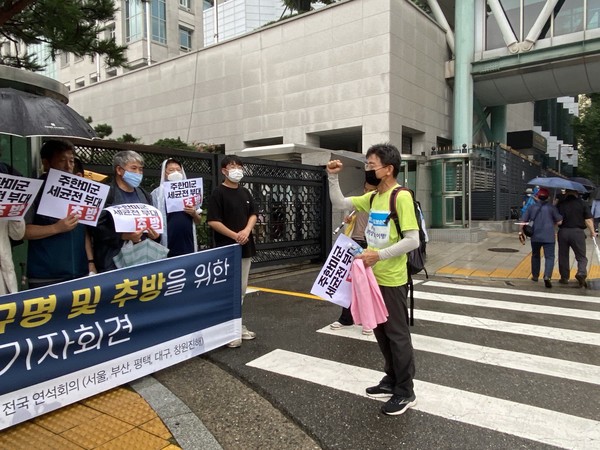 ▲ 15일간 국토종주를 마치고 인사말을 하고 있는 민병렬 6.15남측위 부산본부 공동대표 [사진 : 민플러스]