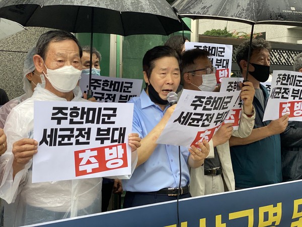 ▲ 마무리 발언을 하고 있는 이장희 한국외국어대학교 명예교수 [사진 : 민플러스]