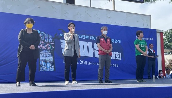 ▲ 왼쪽부터 정의당 문정은 비상대책위원, 진보당 윤희숙 상임대표 후보, 노동당 하계진 부산시당 위원장, 녹색당 이정옥 경남녹색당 운영위원장.