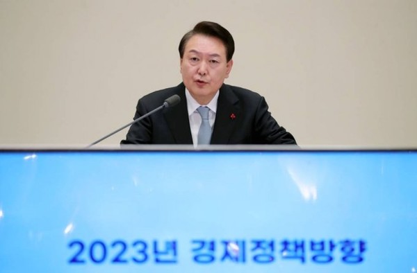▲윤석열 대통령이 2022년 12월 21일 청와대 영빈관에서 열린 제12차 비상경제민생회의 겸 제1차 국민경제자문회의를 주재하고 있다. ⓒ뉴시스