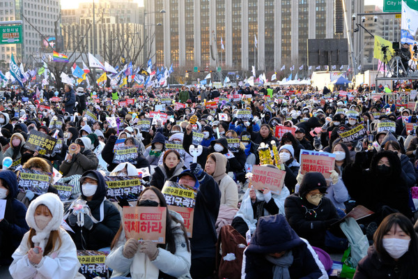 28일 광화문에서 열린 ‘윤석열 즉각 퇴진, 사회대개혁, 4차 범시민대행진’ ⓒ 김준 기자