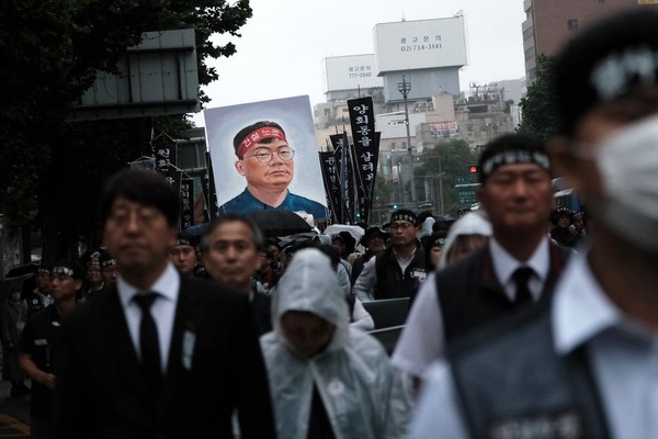 2023년 윤석열 정부가 건설노조를 건폭으로 몰아세웠고, 언론은 이를 받아 적었다. 건폭으로 몰린 양회동 열사는 이게 항거하며 분신했다. 후에 조선일보는 함께 있던 동료가 이를 방조했다는 허위기사를 내보냈다. ⓒ 김준 기자