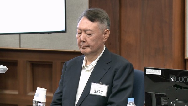 9월 26일, 특수공무 집행 방해, 직권남용 권리행사 방해 혐의 1차 재판에 출석한 윤석열 ⓒ뉴시스